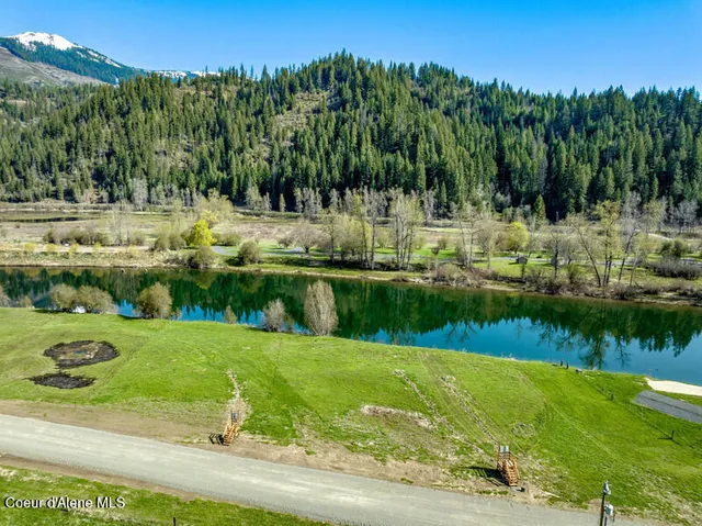 $200,000 | 19 Horn Hooked Ln Street, St. Maries, ID 83861