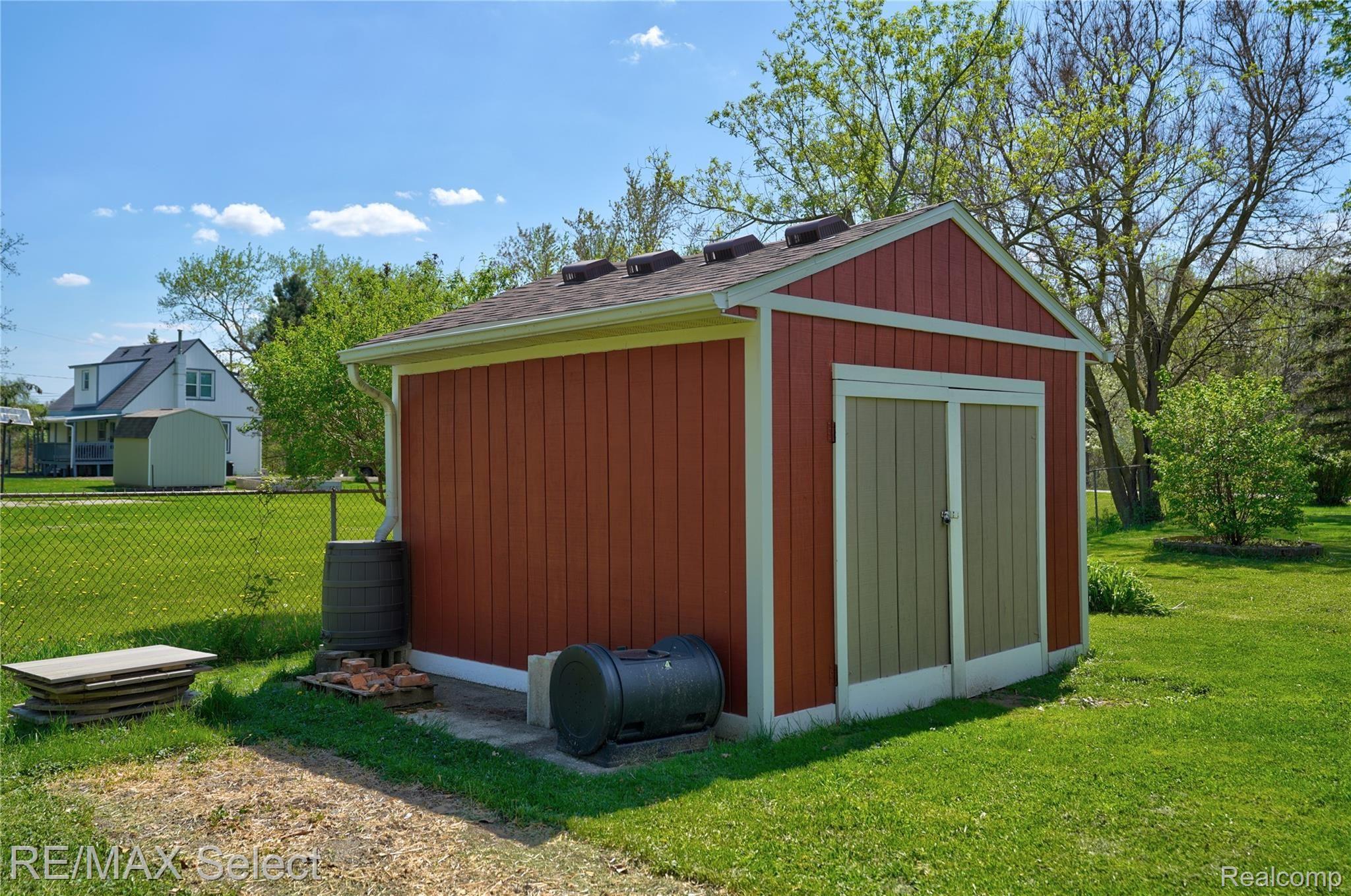 7409 Embury Road Grand Blanc, MI 48439 - Photo 32 of 36 7409 Embury Rd 21.jpg