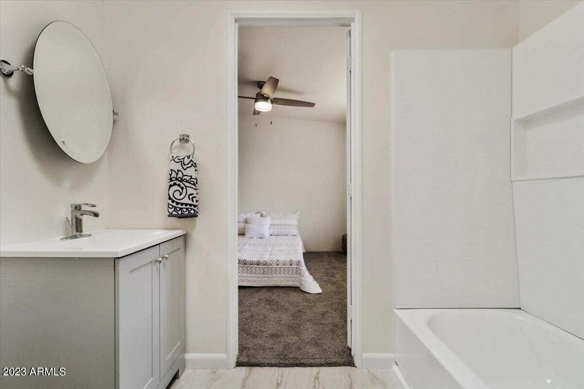 2902 East Escuda Road Phoenix, AZ 85050 - Photo 23 of 31 33-IMG_8171