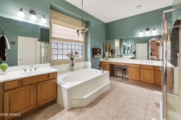 $725,000 | 2997 East Parkview Drive, Gilbert, AZ 85295