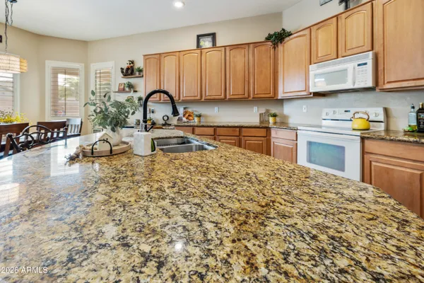 $725,000 | 2997 East Parkview Drive, Gilbert, AZ 85295