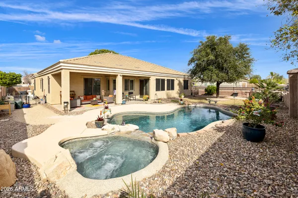 $725,000 | 2997 East Parkview Drive, Gilbert, AZ 85295