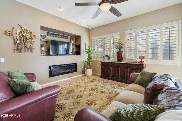 $725,000 | 2997 East Parkview Drive, Gilbert, AZ 85295