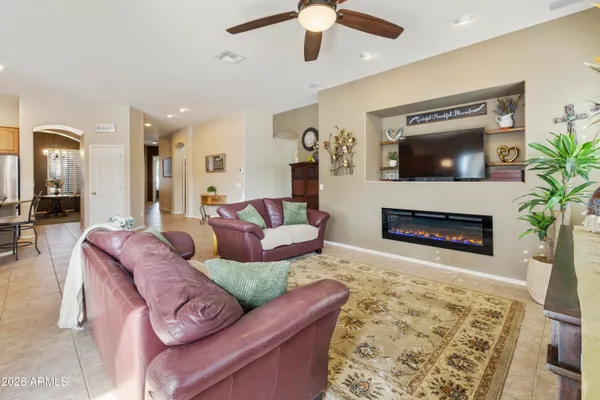 $725,000 | 2997 East Parkview Drive, Gilbert, AZ 85295