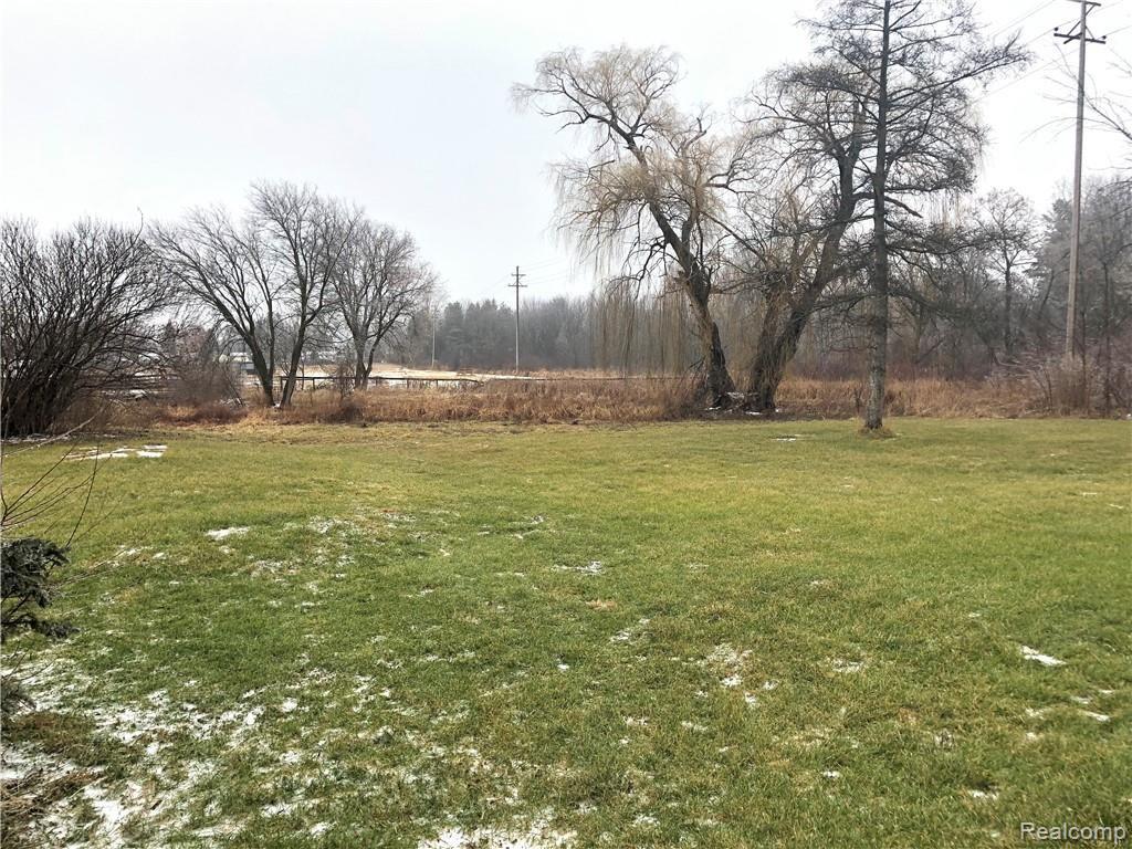 7443 Davison Road Davison, MI 48423 - Photo 25 of 25 D9DB4B98-0A61-43F9-B43F-7896CDF32577.jpeg