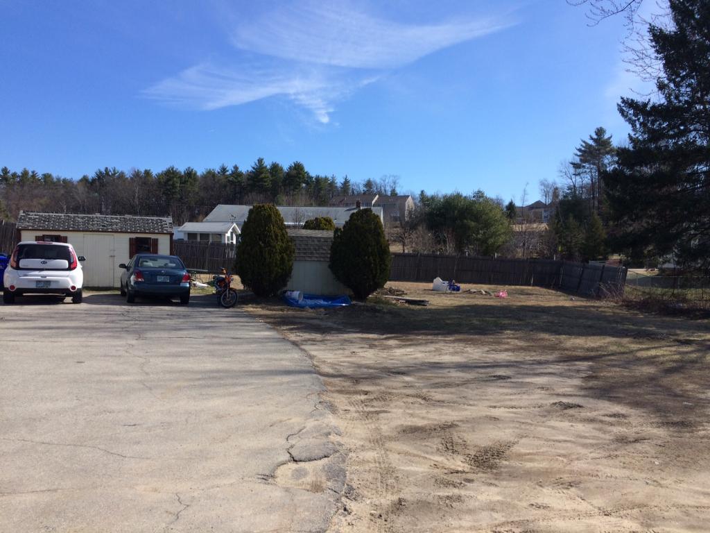 51 Belknap Road Hudson, NH 03051 - Photo 8 of 9