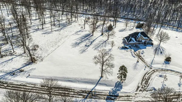 $29,900 | 3 Governor's Drive, Elkhart, IL 62634