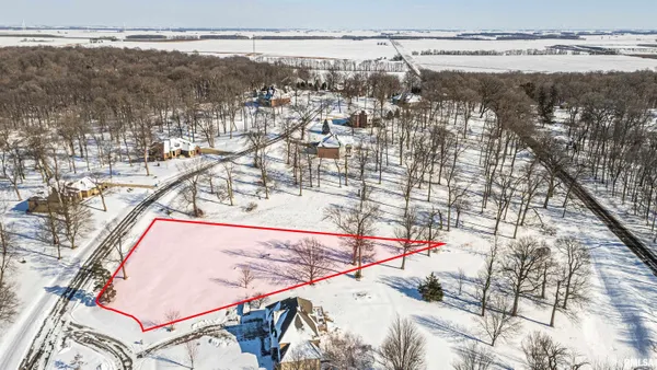 $29,900 | 3 Governor's Drive, Elkhart, IL 62634