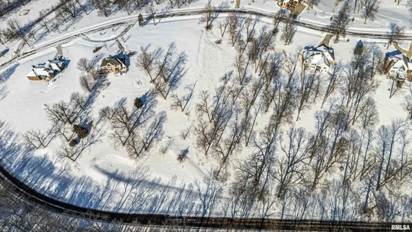 $29,900 | 3 Governor's Drive, Elkhart, IL 62634