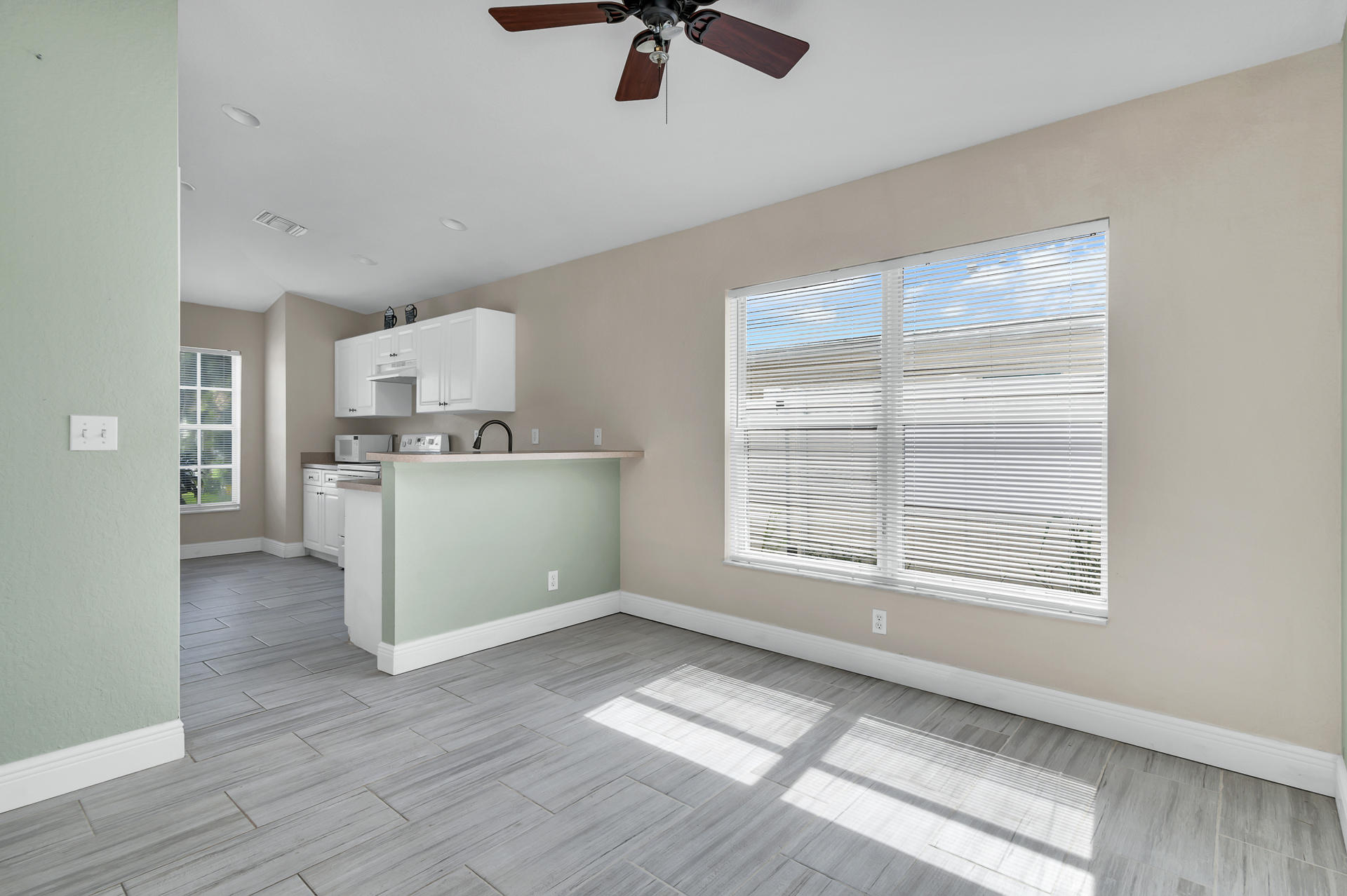 6916 3rd Street Jupiter, FL 33458 - Photo 12 of 15 photo-4