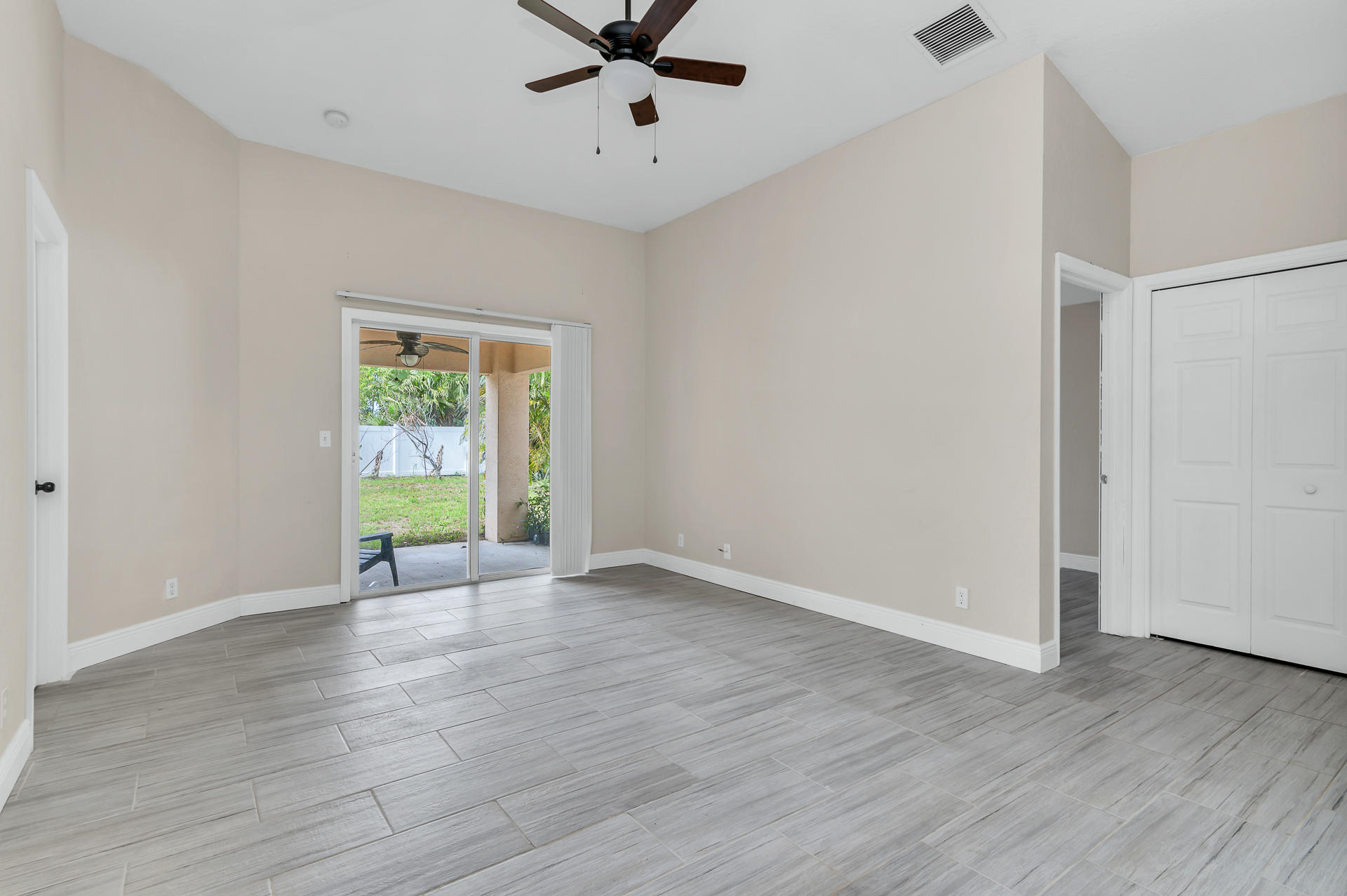 6916 3rd Street Jupiter, FL 33458 - Photo 2 of 15 photo-5