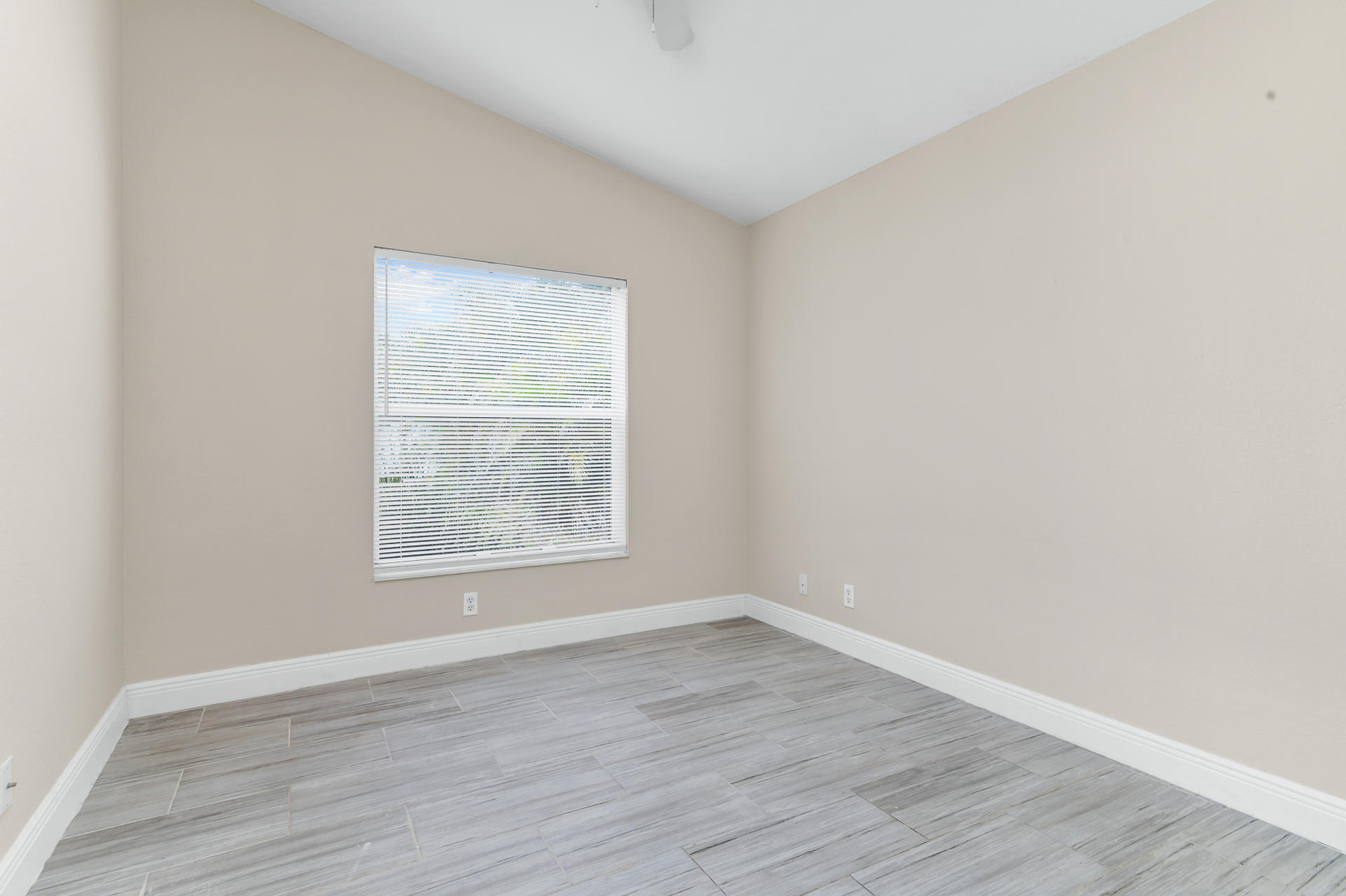 6916 3rd Street Jupiter, FL 33458 - Photo 6 of 15 photo-15