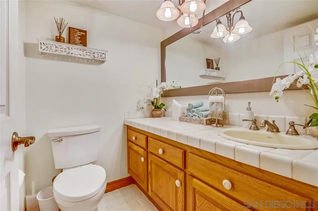 320 Rock Ridge Place Escondido, CA 92027 - Photo 9 of 24 Gallery Image 9