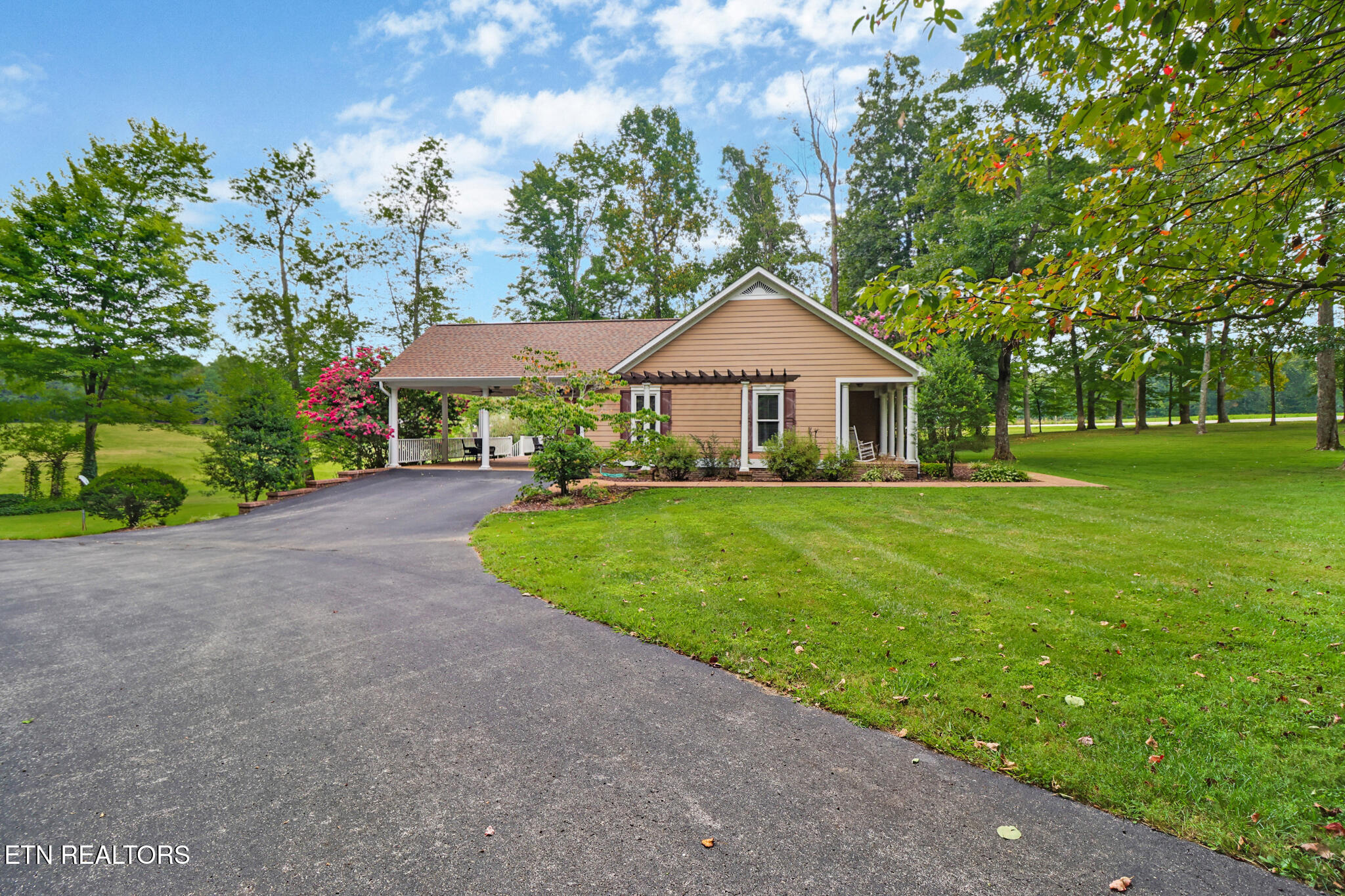 2471 Rugby Pike Jamestown, TN 38556 - Photo 5 of 43 if1a4596-if1a4600