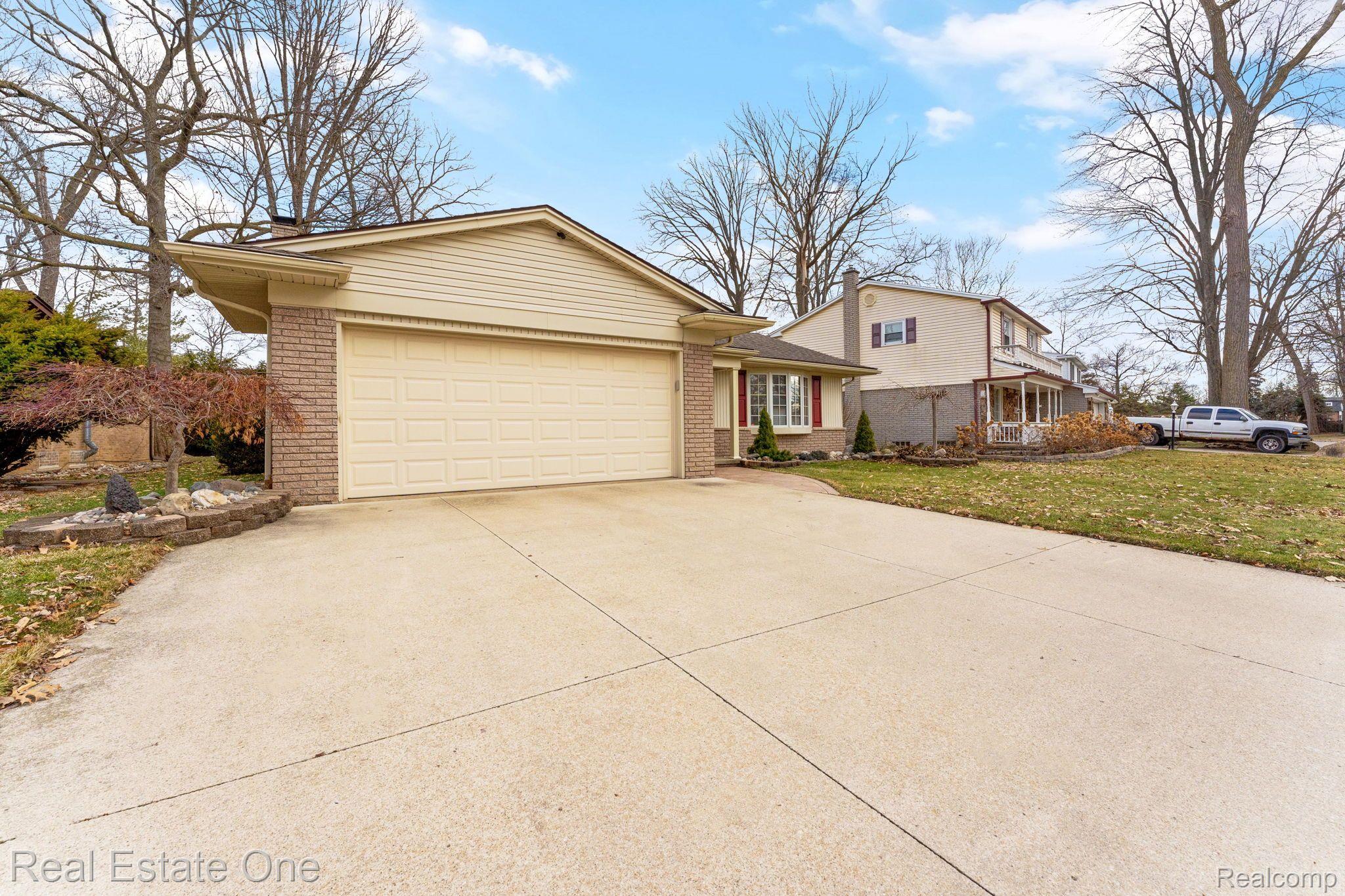 19449 Wedgewood Road Riverview, MI 48193 - Photo 2 of 40 19449 Wedgewood Rd, Riverview