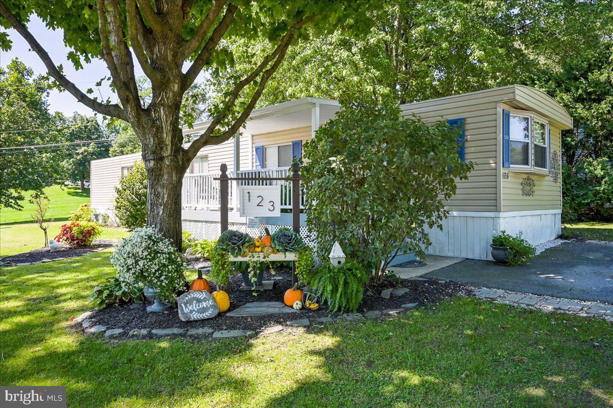 123 Weidler Lane Lititz, PA 17543 - Photo 1 of 28