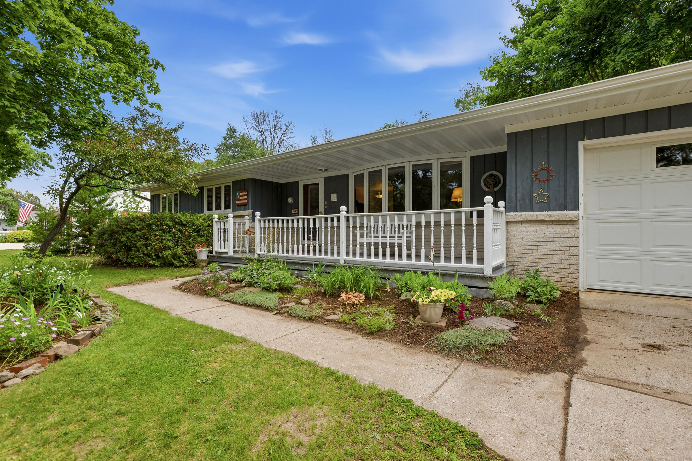 7423 Maple Lane Two Rivers, WI 54241 - Photo 8 of 51 7423MapleLn-4