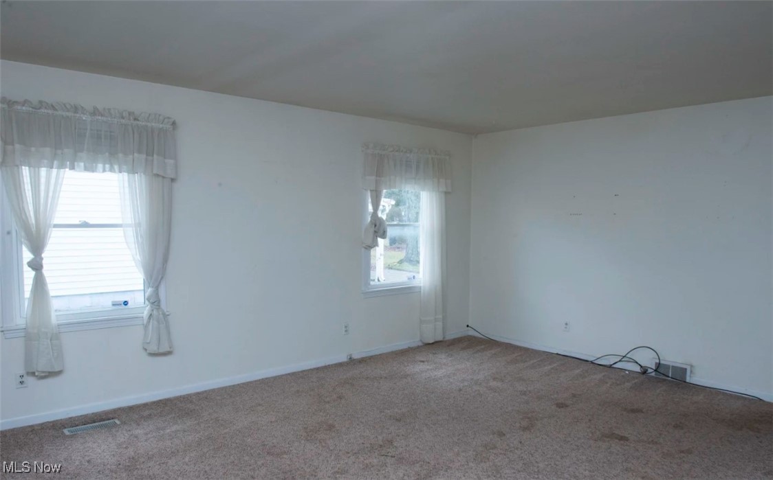 3123 South Meridian Road Youngstown, OH 44511 - Photo 3 of 20 View of carpeted empty room