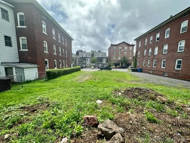 $69,900 | 179 Broad Street, New Britain, CT 06053