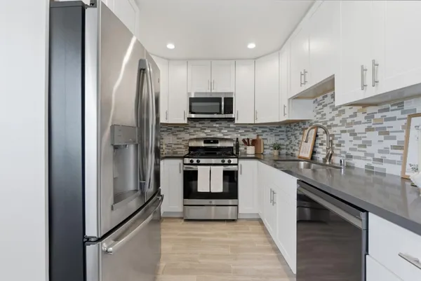 $1,098,888 | 864 Alta Loma Drive, South San Francisco, CA 94080