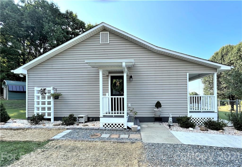7123 Oak Ridge Church Road Connelly Springs, NC 28612 - Photo 6 of 28 Gallery Image 6