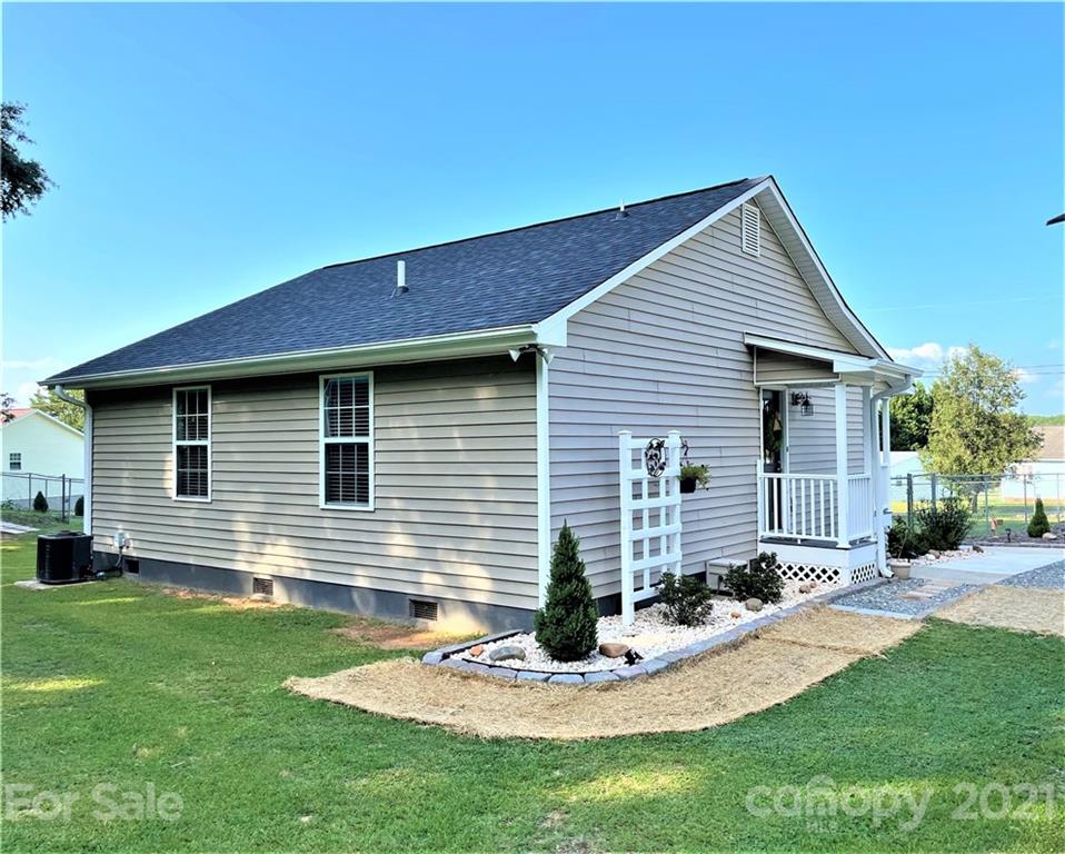 7123 Oak Ridge Church Road Connelly Springs, NC 28612 - Photo 7 of 28 Gallery Image 7