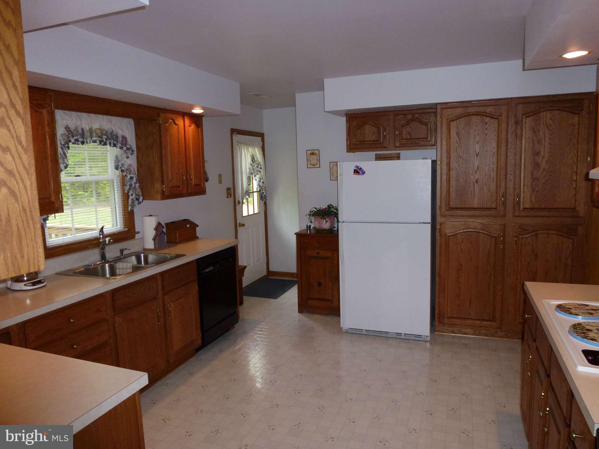 84 Cropp Road Fredericksburg, VA 22406 - Photo 3 of 21 Kitchen
