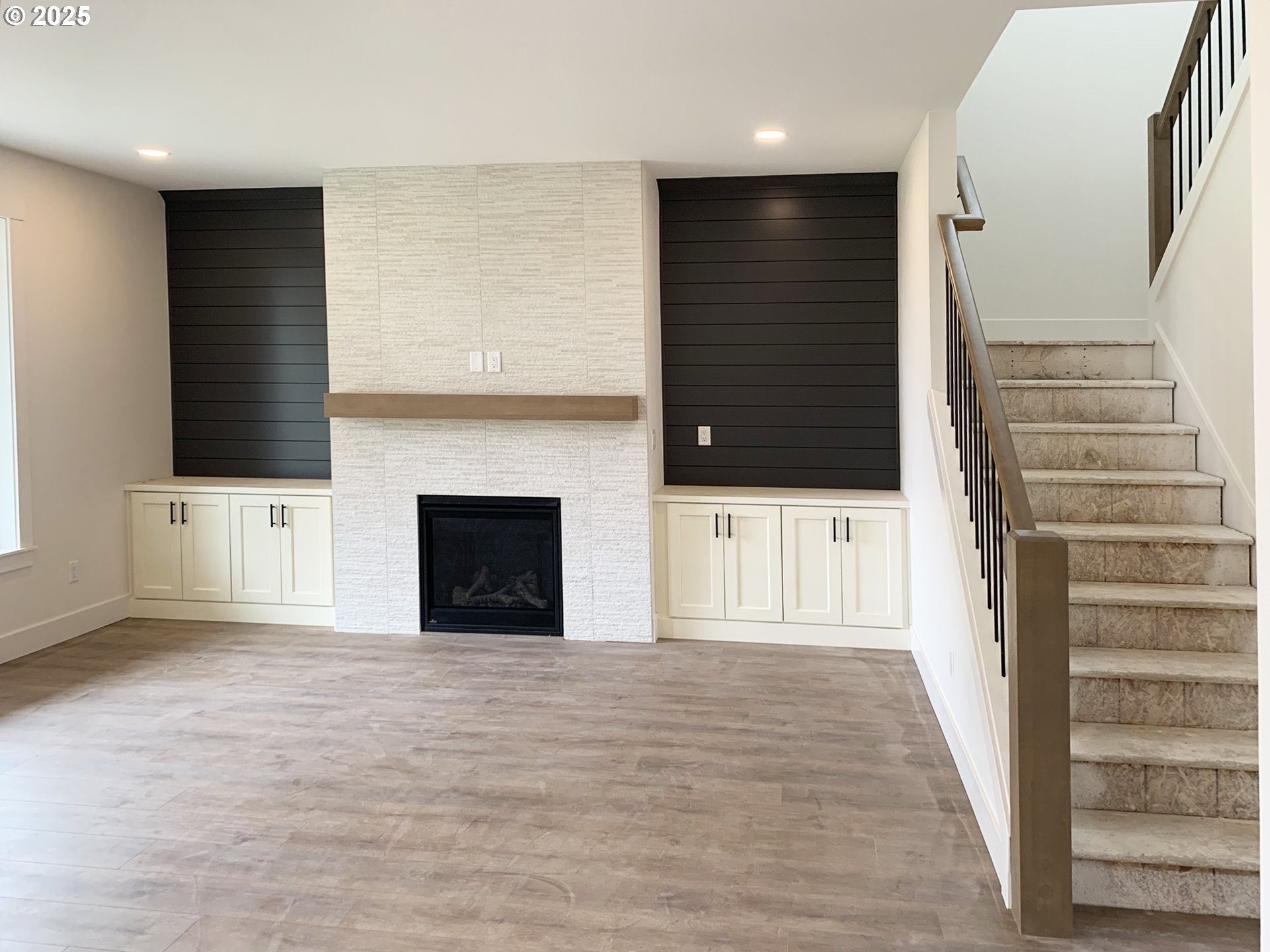 1896 South Holly Street Canby, OR 97013 - Photo 2 of 36 wooden floor and a fireplace in a room
