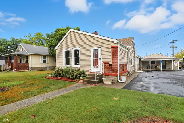 $425,000 | 839 South Lynhurst Drive, Indianapolis, IN 46241