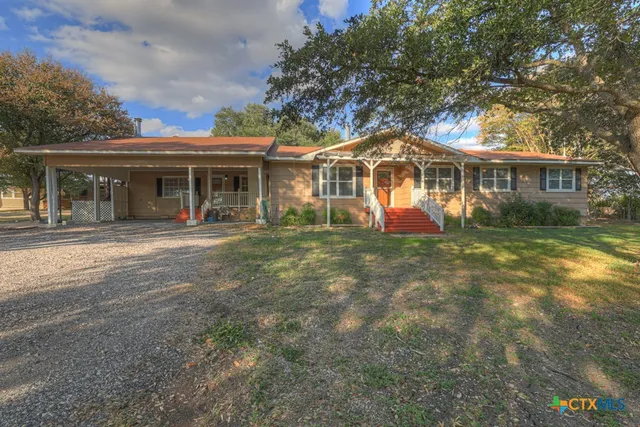 $684,999 | 311 Weiss Road, New Braunfels, TX 78130