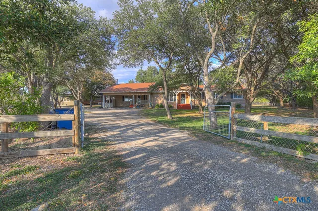 $684,999 | 311 Weiss Road, New Braunfels, TX 78130