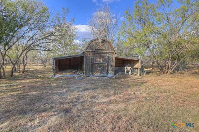 $684,999 | 311 Weiss Road, New Braunfels, TX 78130