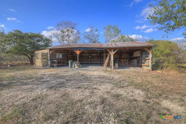 $684,999 | 311 Weiss Road, New Braunfels, TX 78130
