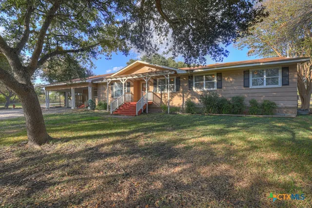 $684,999 | 311 Weiss Road, New Braunfels, TX 78130
