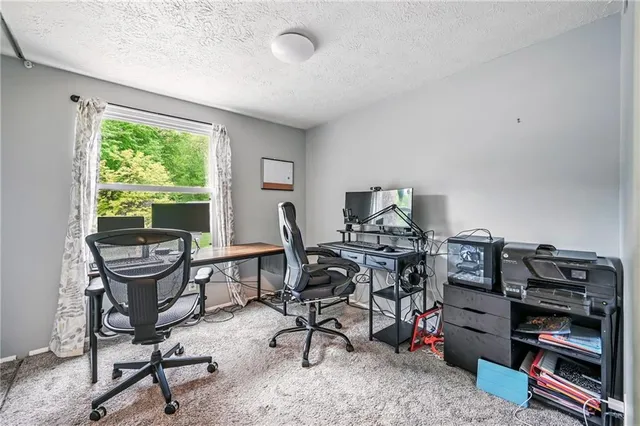 $250,000 | 1370 Coronado Drive, Hermitage, PA 16148