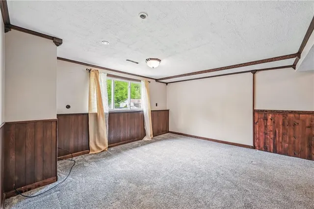 $250,000 | 1370 Coronado Drive, Hermitage, PA 16148