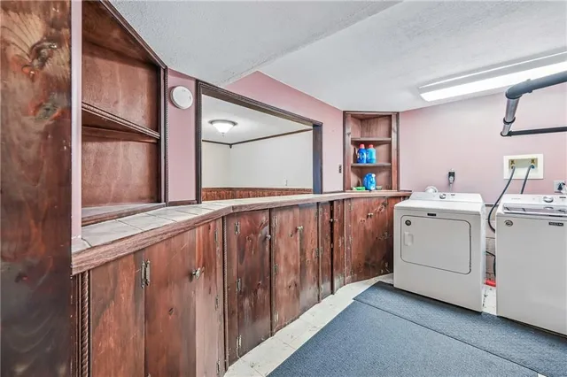 $250,000 | 1370 Coronado Drive, Hermitage, PA 16148