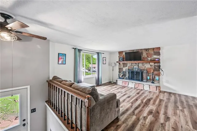 $250,000 | 1370 Coronado Drive, Hermitage, PA 16148