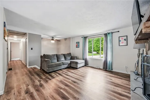 $250,000 | 1370 Coronado Drive, Hermitage, PA 16148