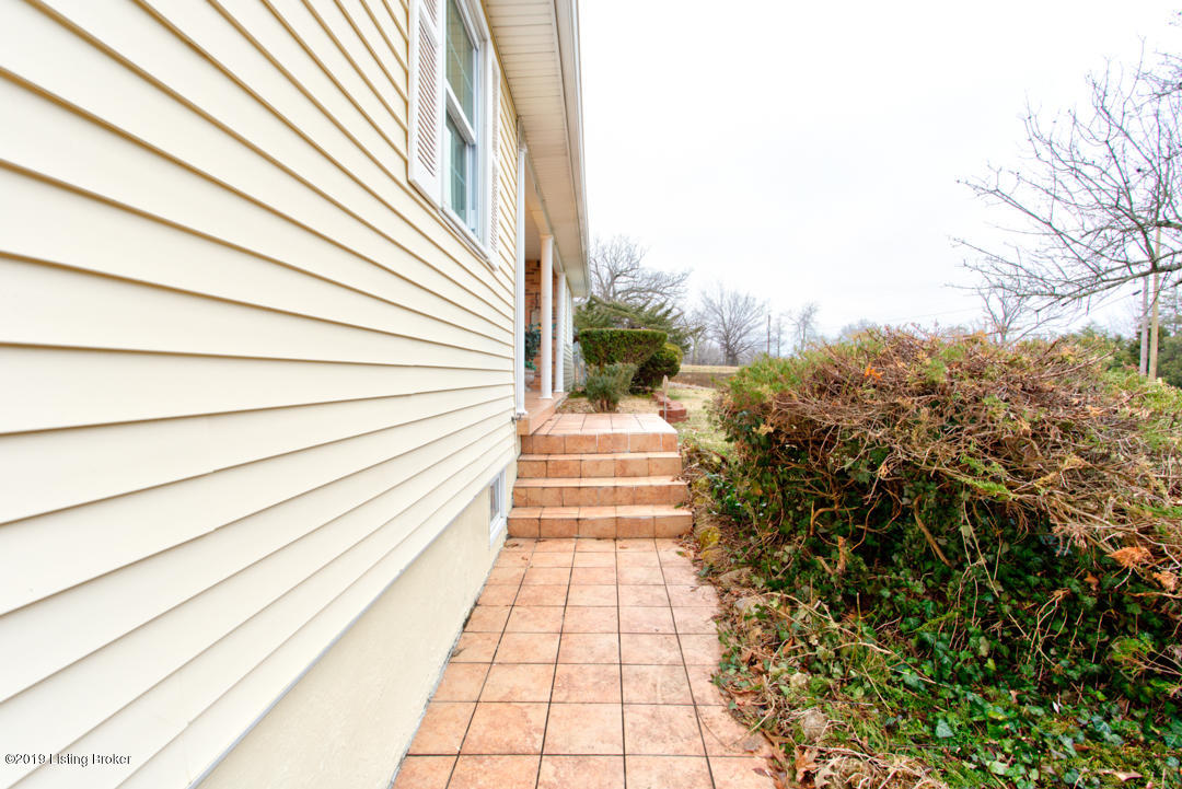 491 West Elm Road Radcliff, KY 40160 - Photo 2 of 36 419 W Elm Rd-2
