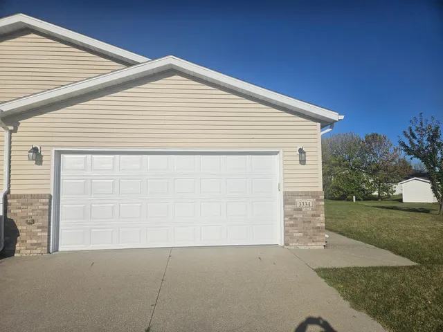 $239,900 | 3334 10th Street South, Moorhead, MN 56560