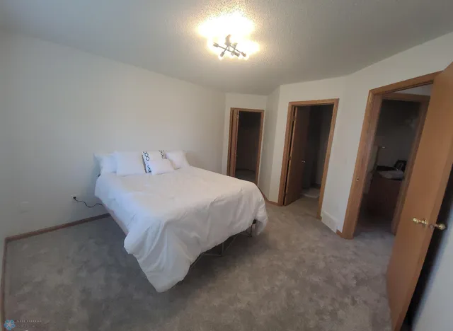 $239,900 | 3334 10th Street South, Moorhead, MN 56560