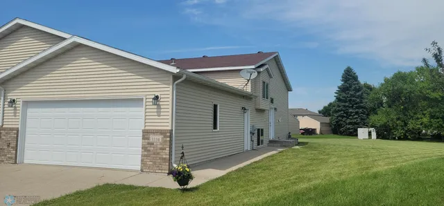 $239,900 | 3334 10th Street South, Moorhead, MN 56560