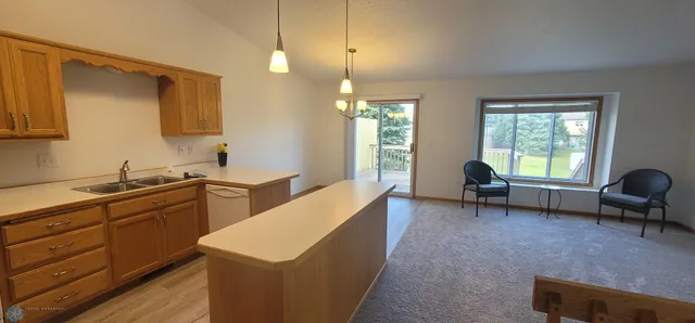 $239,900 | 3334 10th Street South, Moorhead, MN 56560