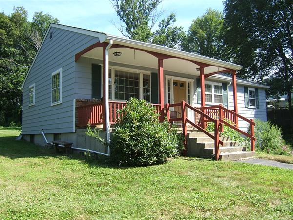 9 Lake Street Middleton, MA 01949 - Photo 3 of 15 Gallery Image 3