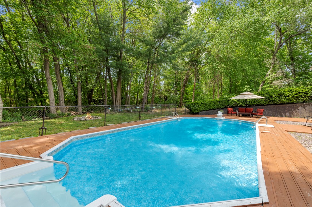 46 Azalea Drive Cranston, RI 02921 - Photo 12 of 50