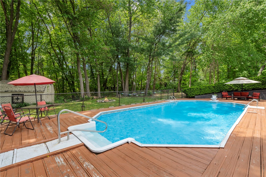 46 Azalea Drive Cranston, RI 02921 - Photo 14 of 50