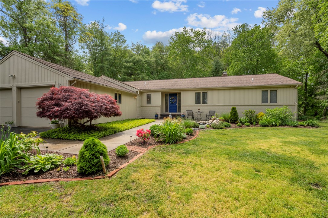 46 Azalea Drive Cranston, RI 02921 - Photo 4 of 50