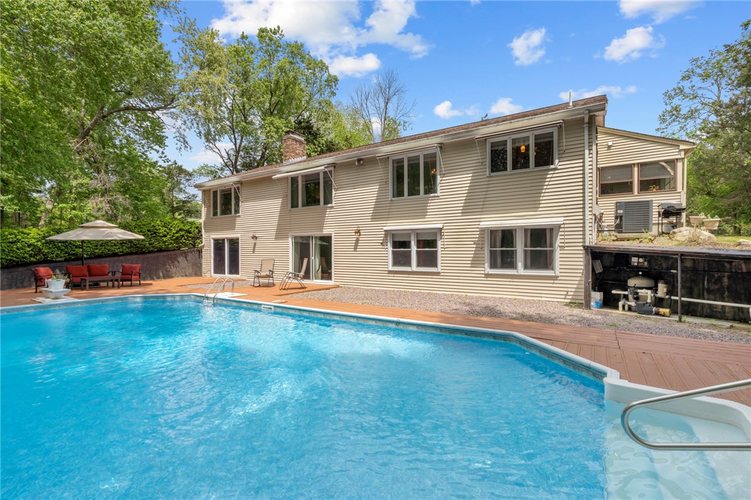 46 Azalea Drive Cranston, RI 02921 - Photo 10 of 50