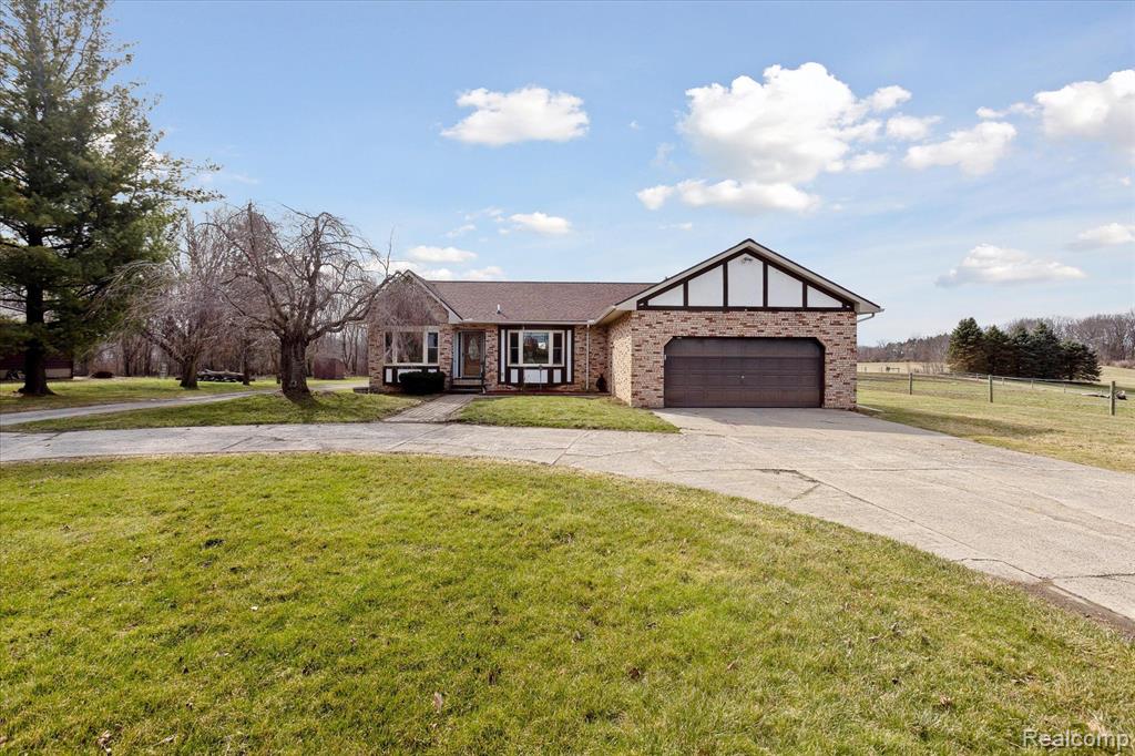 4163 North Gale Road Davison, MI 48423 - Photo 3 of 60